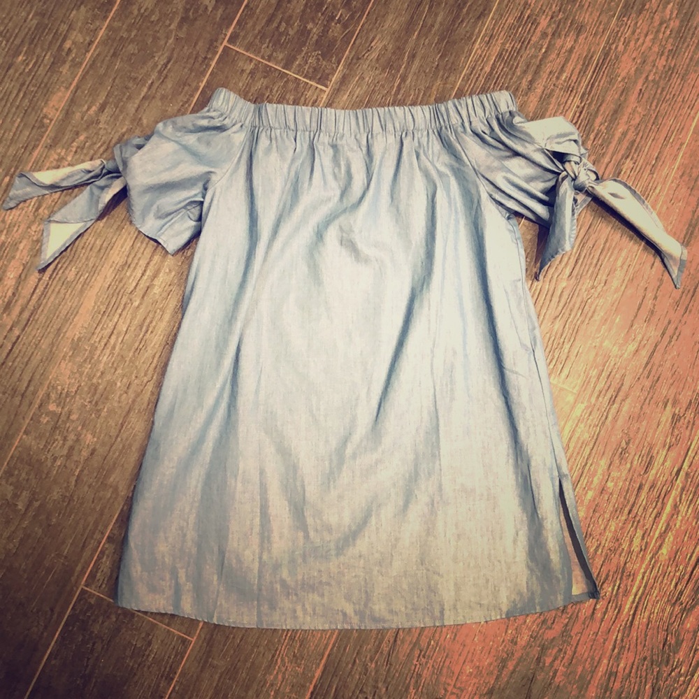 NWT off the shoulder denim top by Do+Be